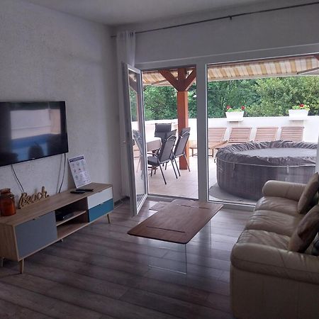 Vila Brig 108 - Private Swimming Pool And Jacuzzi 里耶卡 外观 照片